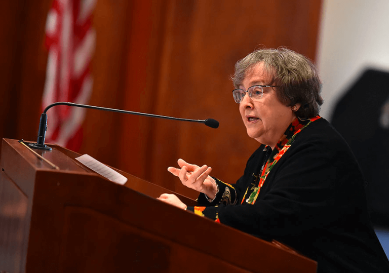 Elizabeth A. Johnson CSJ : une théologienne féministe catholique pionnière