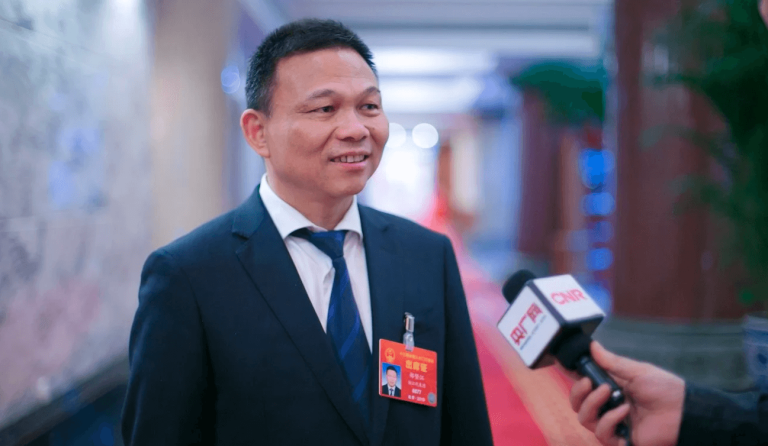 Zheng Jianjiang : le président visionnaire qui transforme Ningbo Sanxing Medical Electric